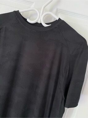 3/25$ Joe Fresh Black Active Tee